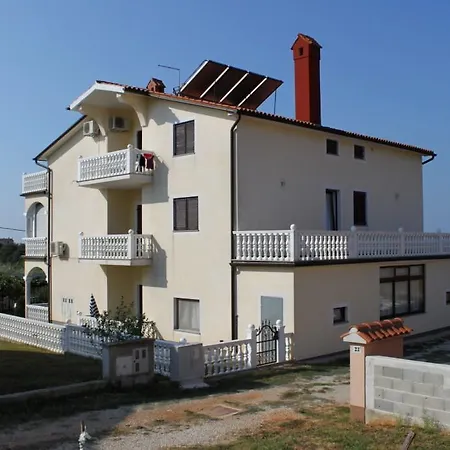 Studio Novigrad 7037a شقة